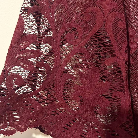 Maurices Medium Lightweight Burgundy Open Front Sheer Lace Kimono - Picture 9 of 9